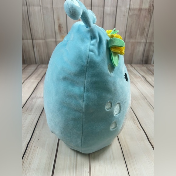Squishmallow- NatNat The Pastel Blue Alien with Floral Crown. - Picture 4 of 11